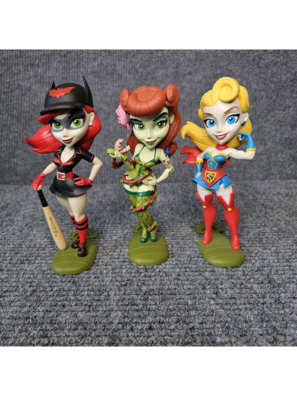Cryptozoic Supergirl Poison Ivy Batwoman Bombshells Exclusive Vinyl Vixen - Picture 1 of 5